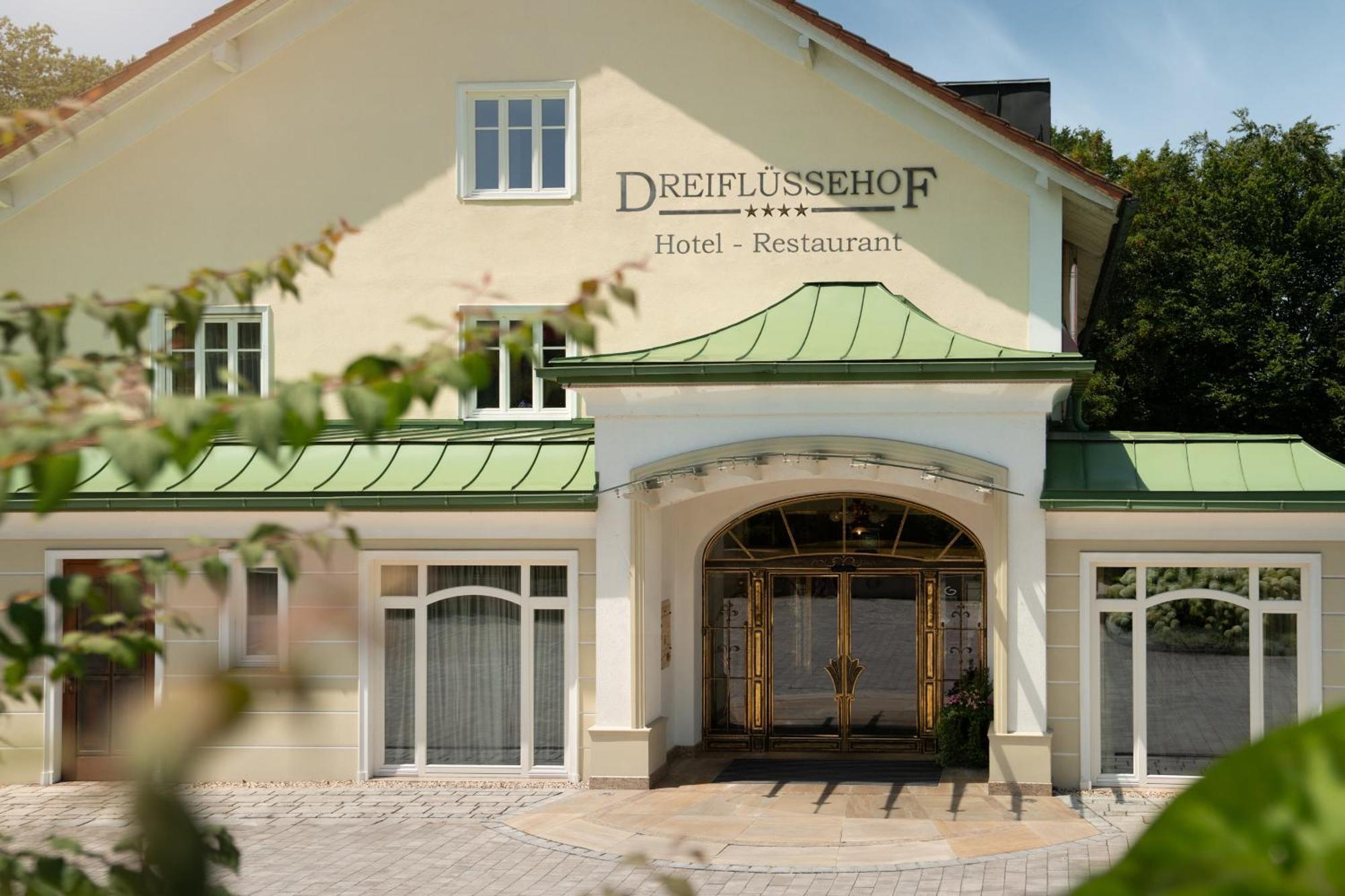Hotel Dreifluessehof Passavia Esterno foto